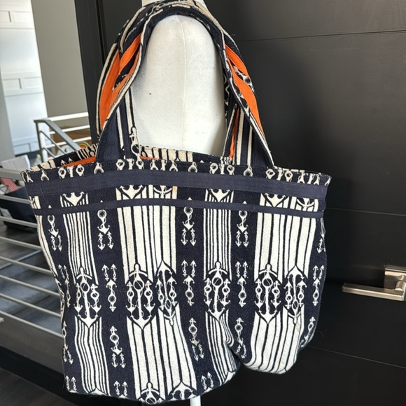 Tory Burch reversible terry cloth bag. - Picture 3 of 9